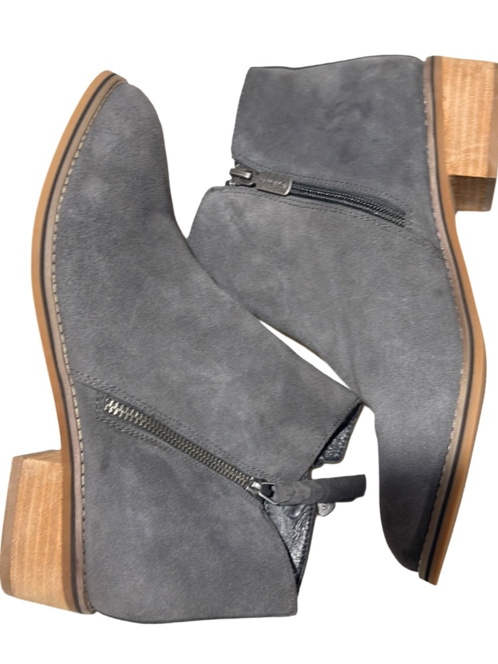 Blondo Liam Waterproof Suede Ankle Zipper Booties